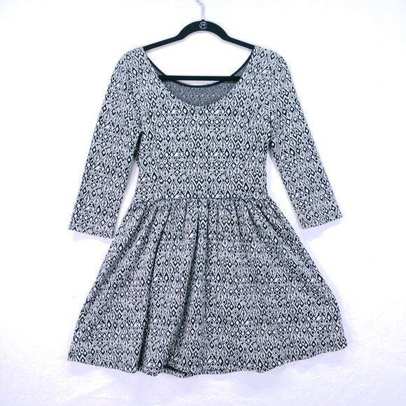 BP Black n White Geometric Pattern Thick Boho Fit and Flare Dress Size M - Picture 12 of 15